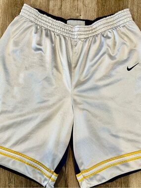 2002 Vintage Nike Players reversible White/Navy Athletic Shorts